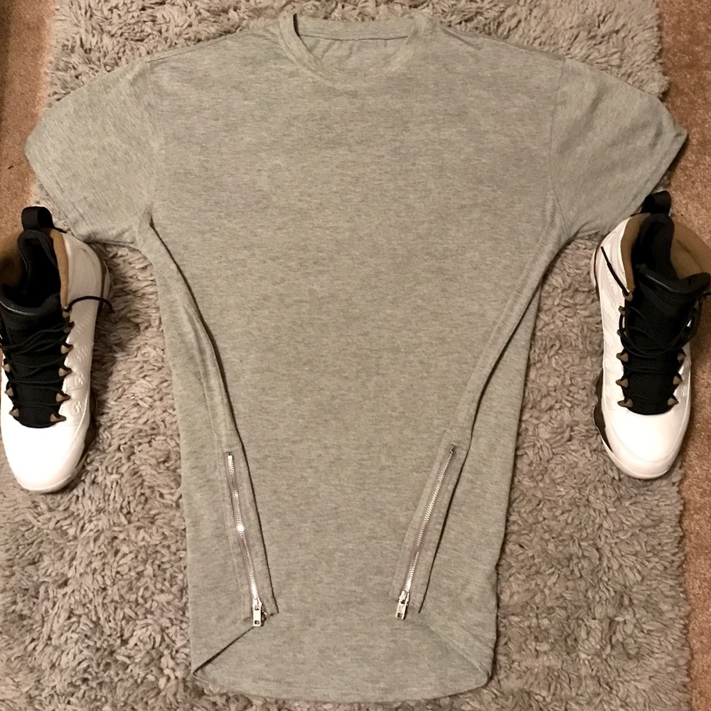 XL LIKE NEW Elongated Side Zipper Short Sleeve