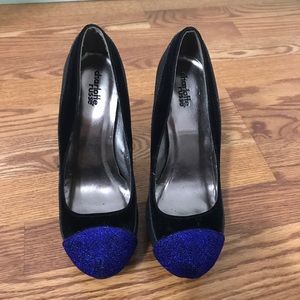 Black stiletto high heels with blue front detail