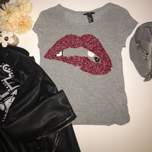 H&M Sequin Red Lip Short Sleeve Graffic Tee
