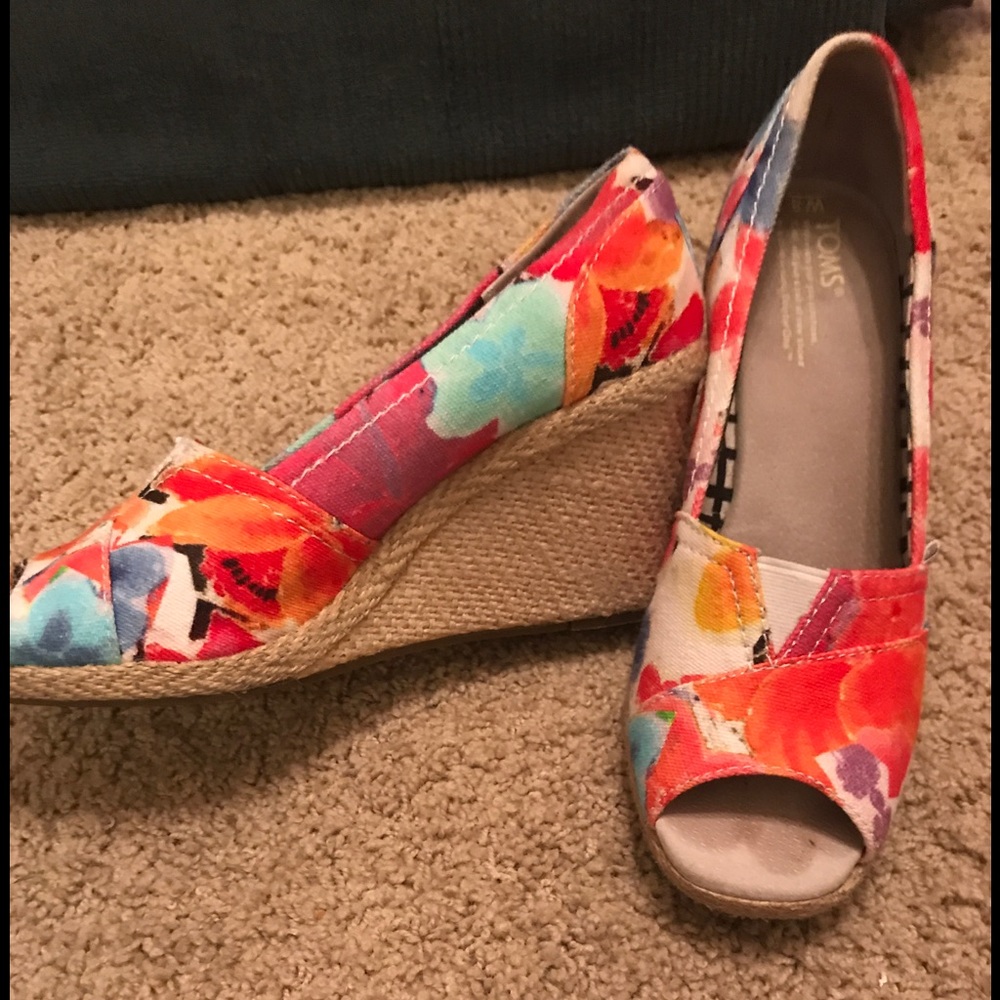 Toms multicolor wedge (Reduced!! From $65 to $50