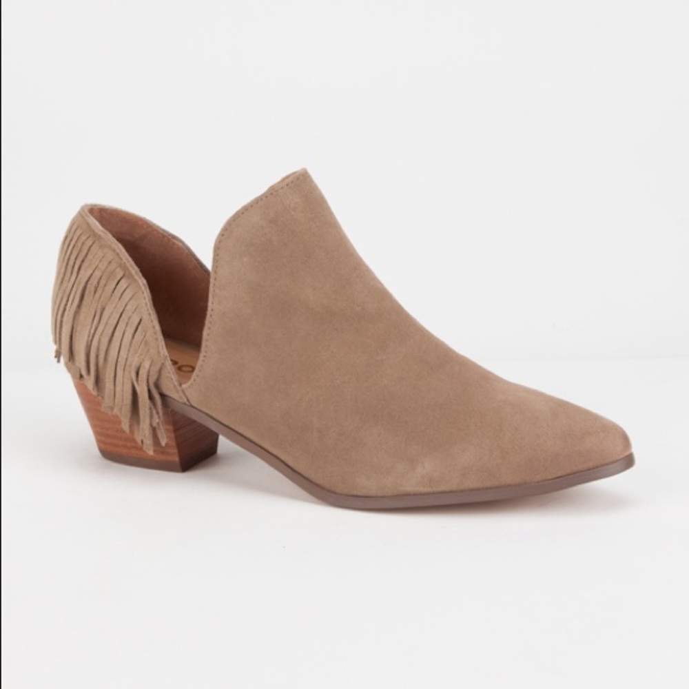 Distressed Fringe V Cut Out Boho Booties - Picture 4 of 7