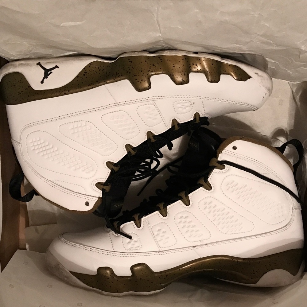 SALE 🔥AUTHENTIC Air Jordan 9 Retro