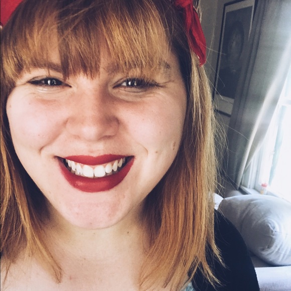 Meet your Posher, Sarah - Picture 1 of 1