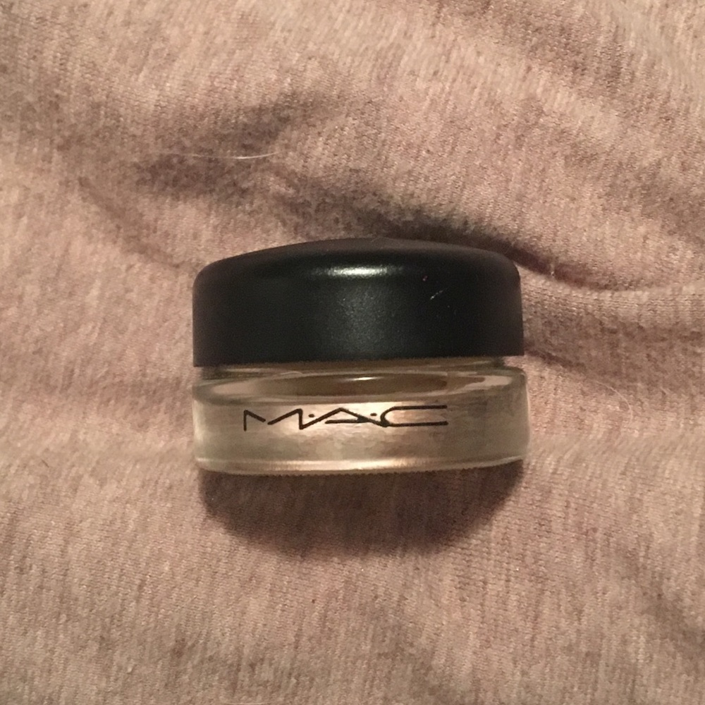 MAC Cosmetics Soft Ochre Paint Pot
