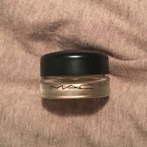 MAC Cosmetics Soft Ochre Paint Pot