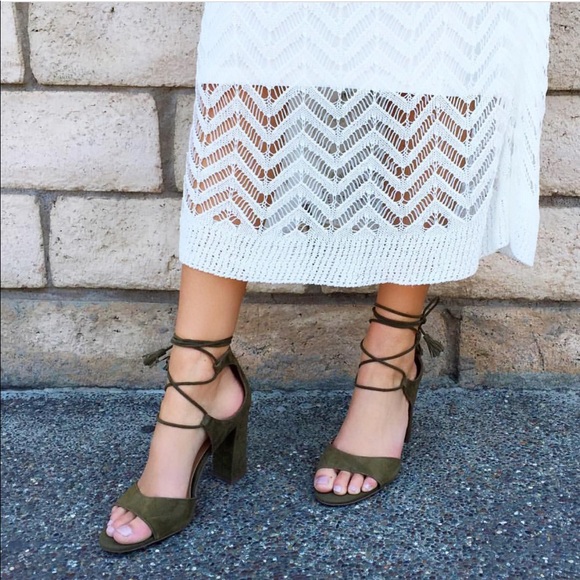 NIB Olive Tassel Wrap Bohemian Block Heel Sandal - Picture 2 of 4