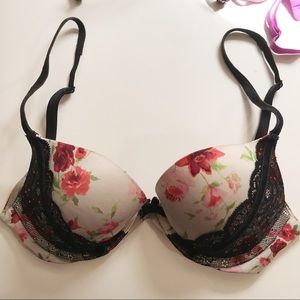 Victoria's Secret Very Sexy floral & lace push-up