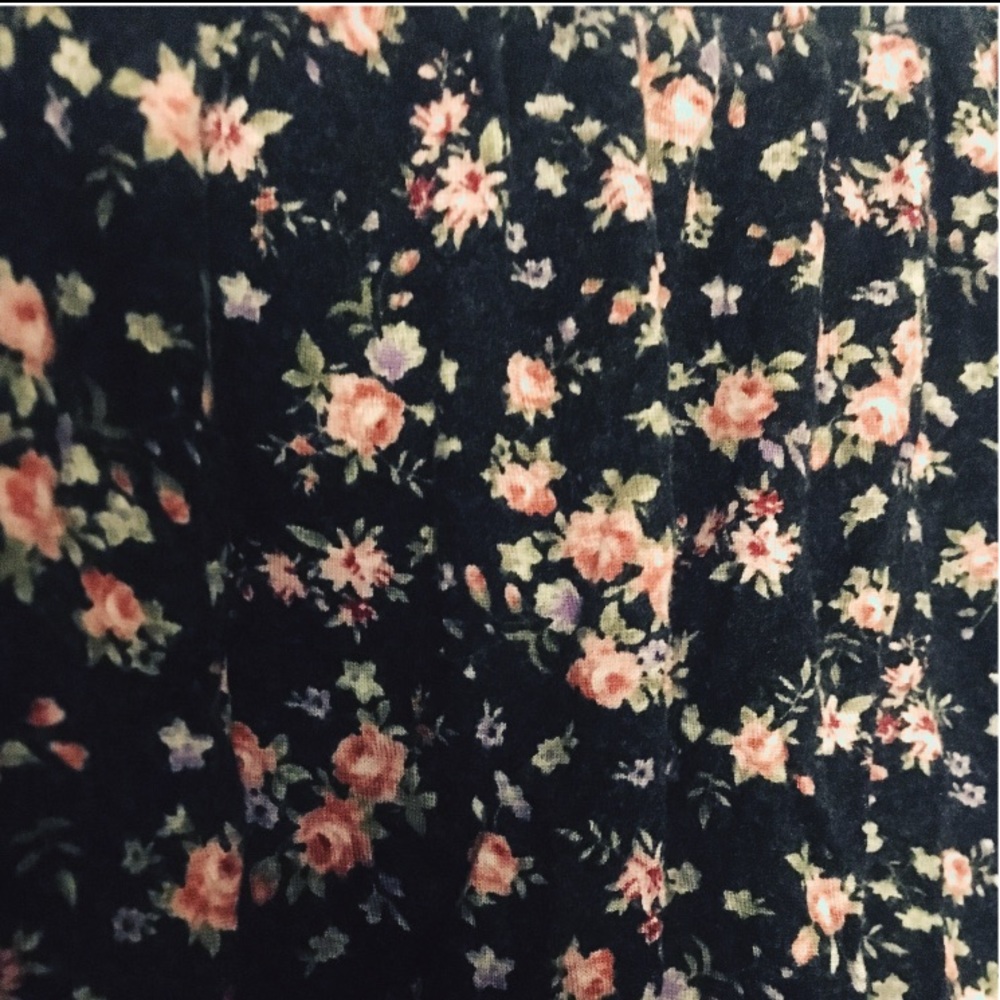 *SOLD* PacSun Long Sleeve Floral Top - Picture 3 of 4