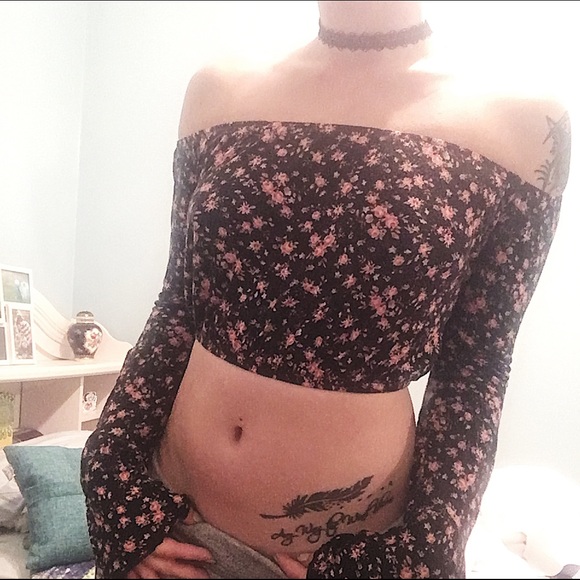 *SOLD* PacSun Long Sleeve Floral Top - Picture 4 of 4