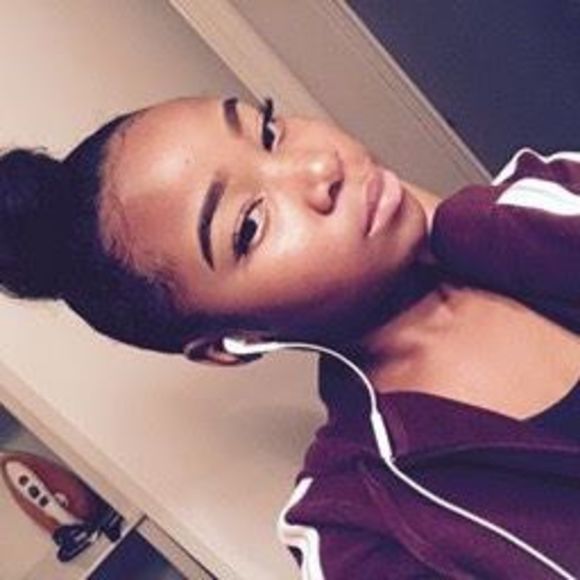 Meet your Posher, Taylor - Picture 1 of 1