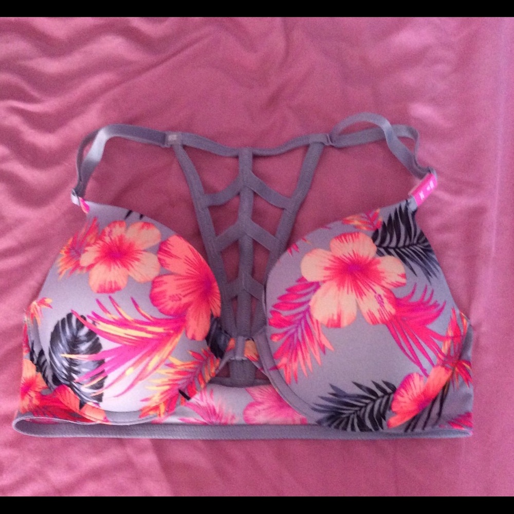 vs pink bra