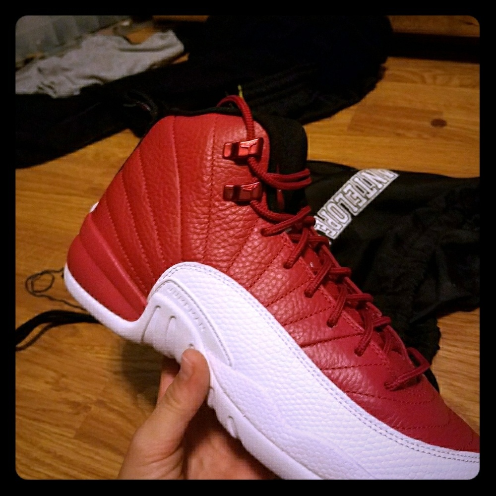 Jordan 12 gym red