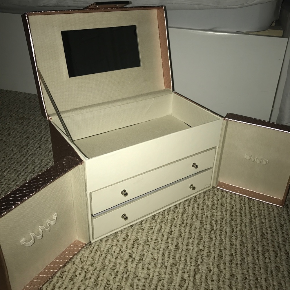 Makeup bag/ makeup case