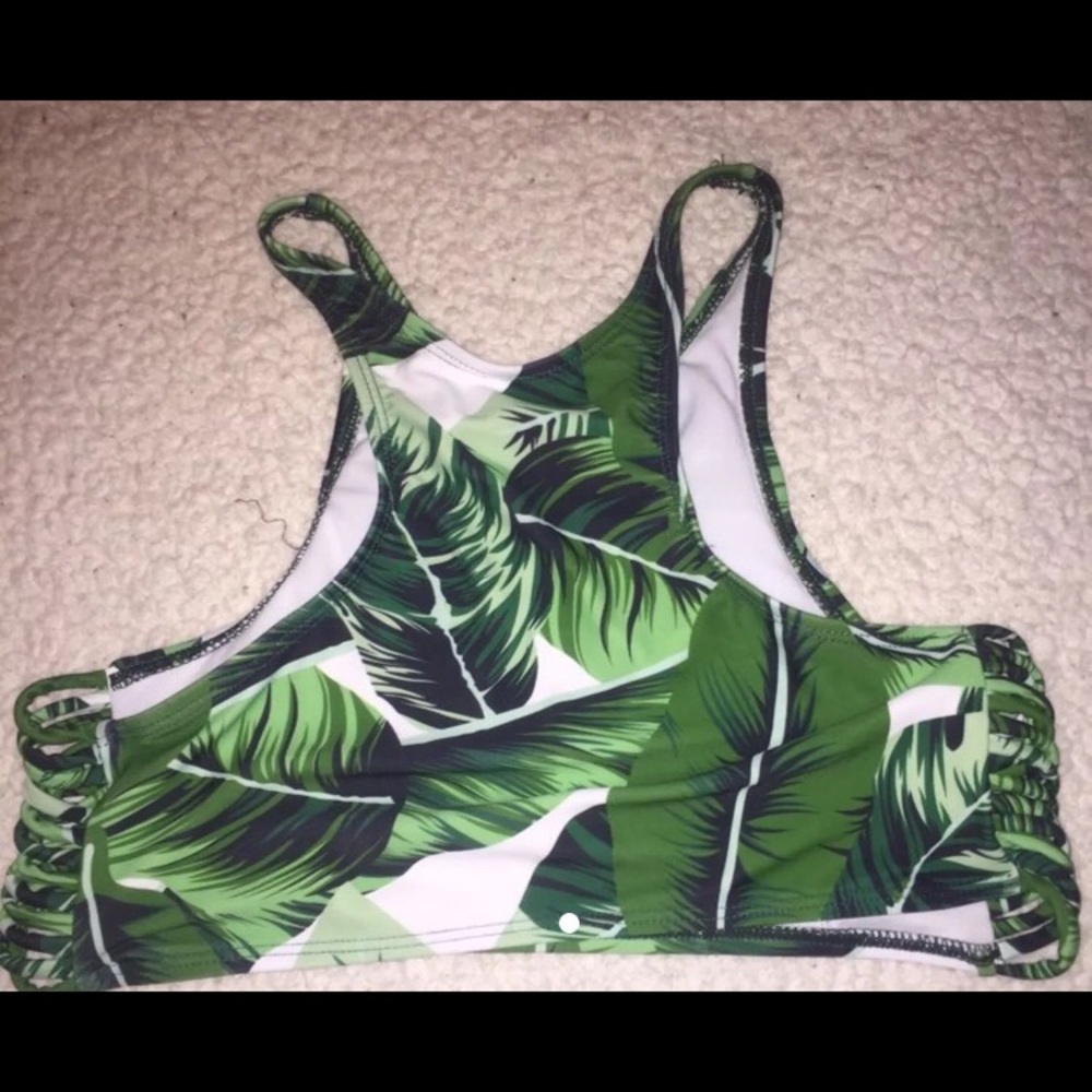 Leafy bathing suit top - Picture 2 of 2