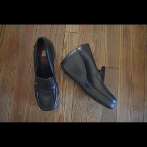 Sz 6 Tommy Hilfiger vintage 90s wedges black