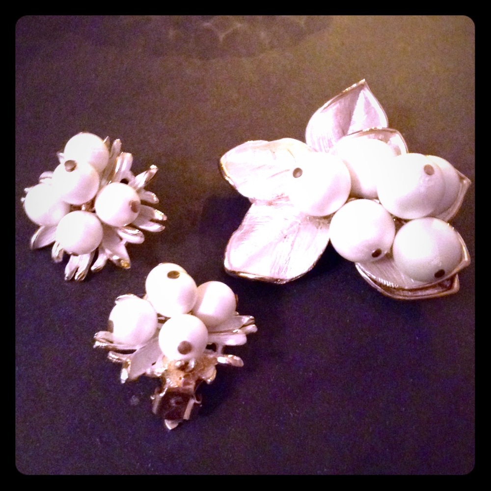 VINTAGE JEWELRY