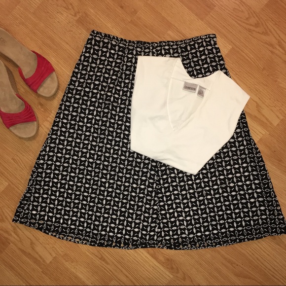 < 3xHP > KIM ROGERS BW EYELET SKIRT - Picture 3 of 5