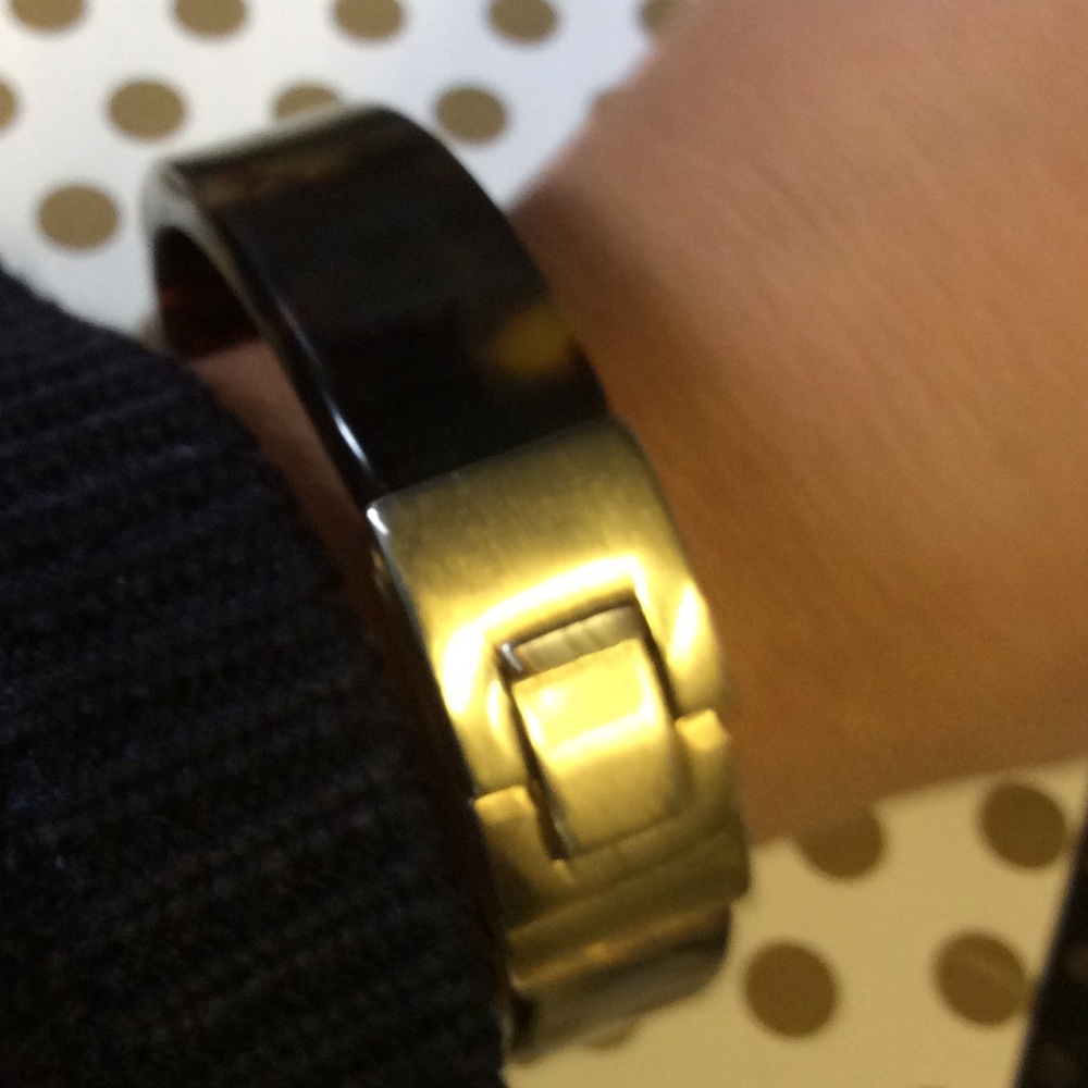 Lovely tortoise bracelet with gold accent