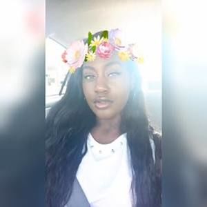 Meet your Posher, Kendra