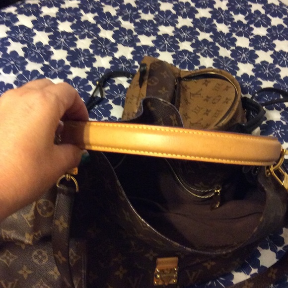 Authentic Louis Vuitton Metis Hobo - Picture 4 of 8