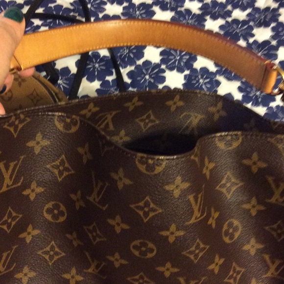 Authentic Louis Vuitton Metis Hobo - Picture 5 of 8