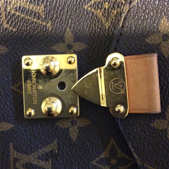 Authentic Louis Vuitton Metis Hobo - Picture 6 of 8