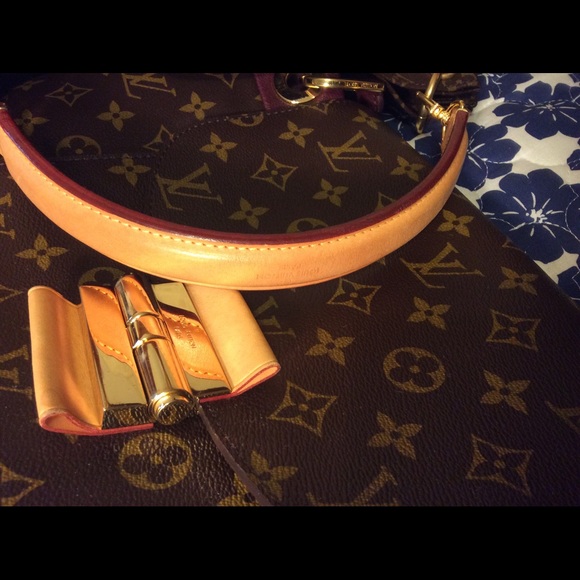 Authentic Louis Vuitton Metis Hobo - Picture 8 of 8