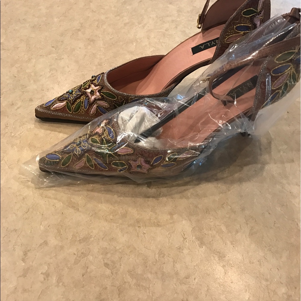 Shoes - Picture 3 of 5