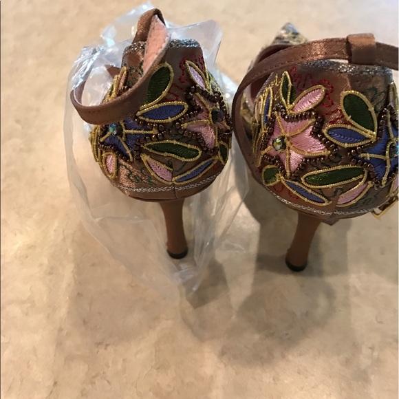 Shoes - Picture 4 of 5