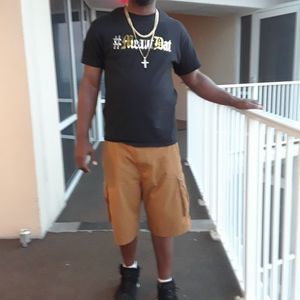 Meet your Posher, Derrick