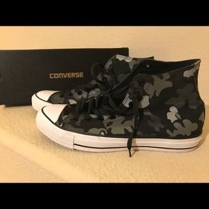 New Converse Chuck Taylor Hi Men's 12 Women's 14