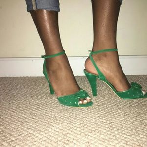 Open toe dark green shoes