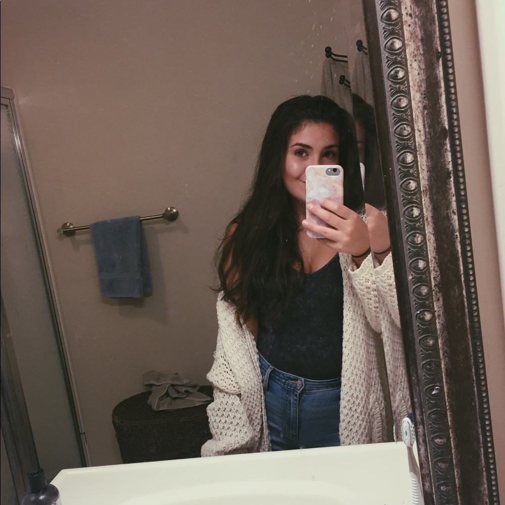 Meet me 🤘🌞🌙🌻🌹☯️ - Picture 1 of 1