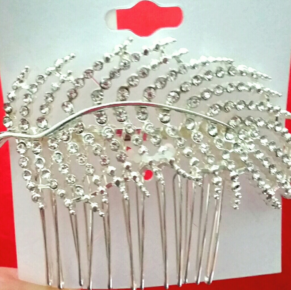 💋 (SOLD!) Crystal Feather Silver Leaf Comb
