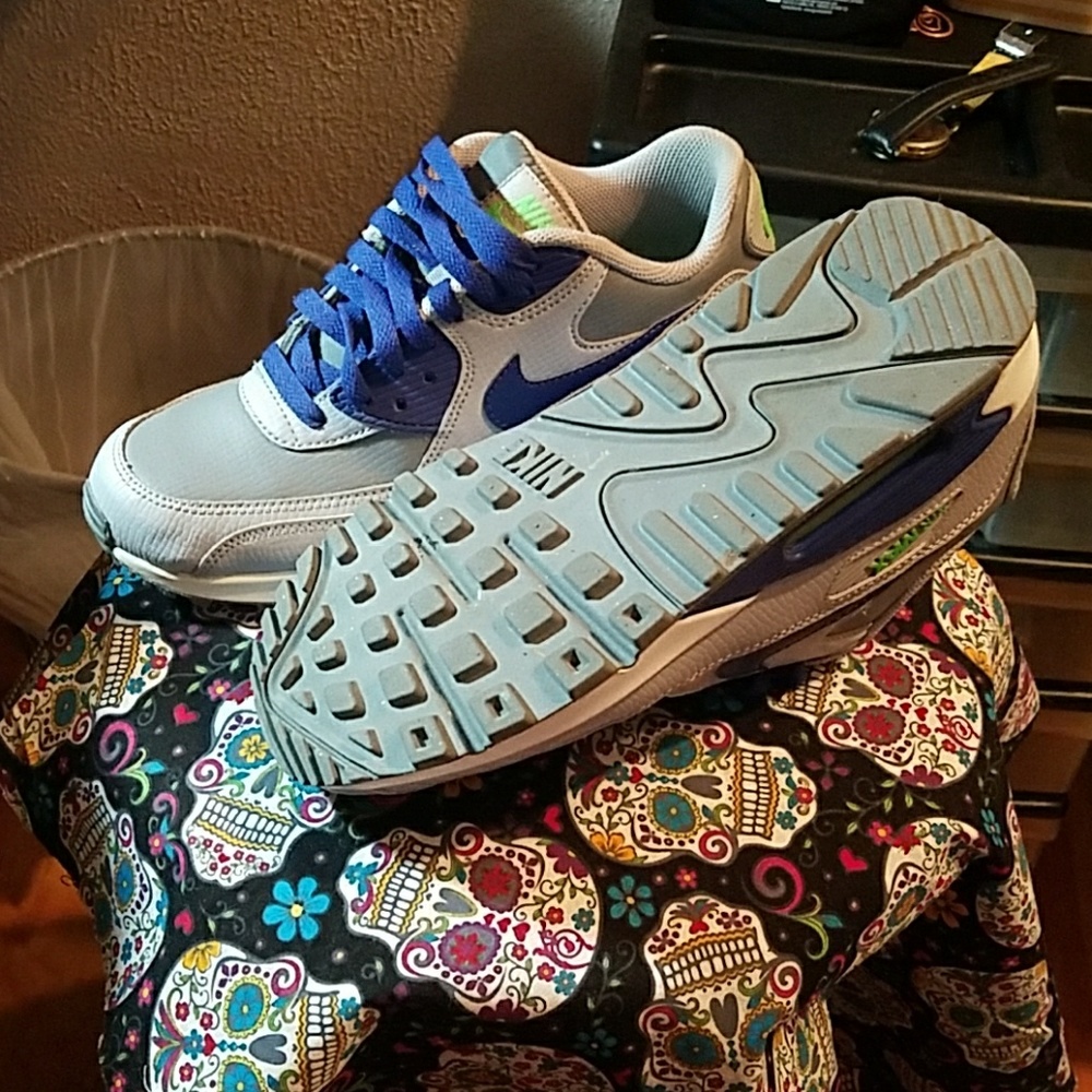 Shoes - Picture 3 of 3