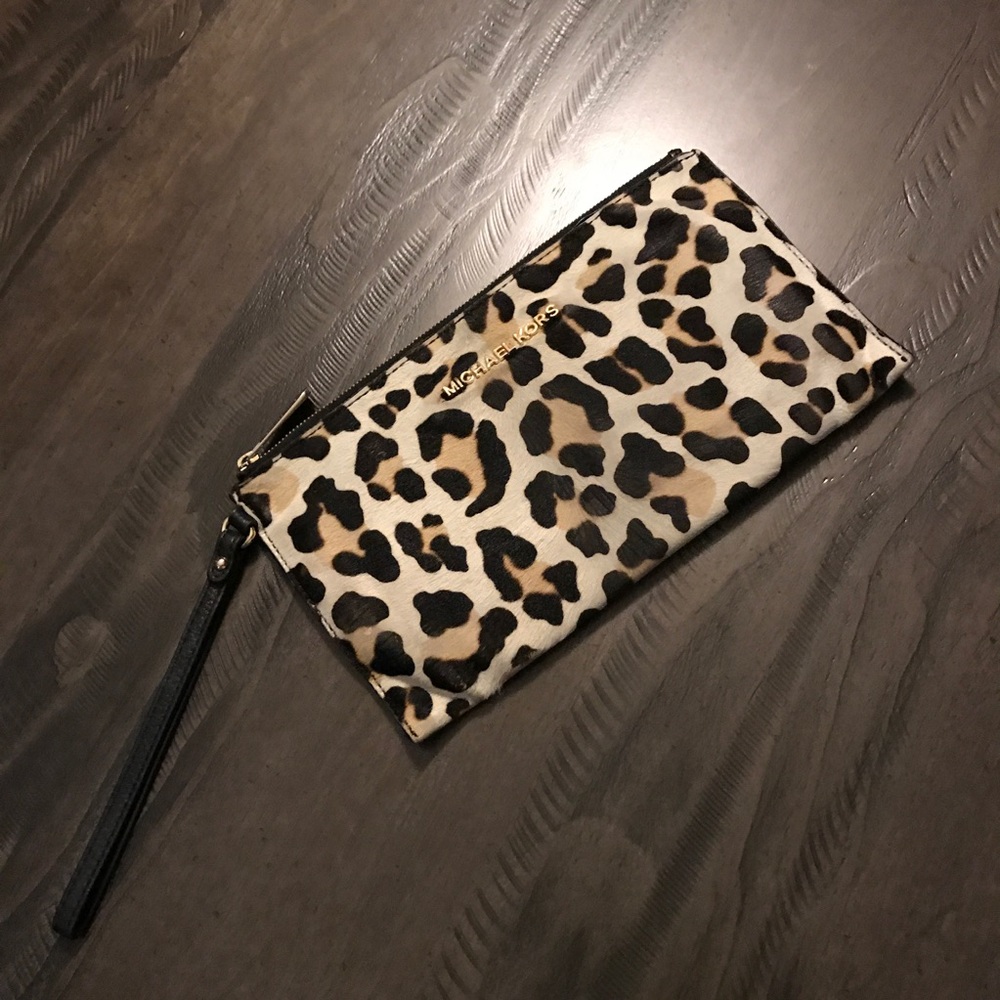 EUC Michael Kors Wristlet!