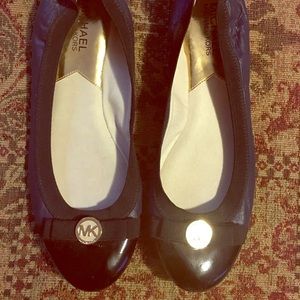 NWOT Michael Kors Flats 8.5. Navy blue and black!