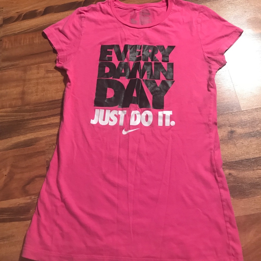 Nike tshirt