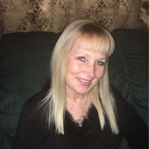 Meet your Posher, Debbie