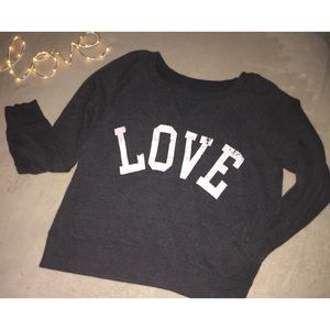 5 for $25! 🎁 Love sweater ✨❤