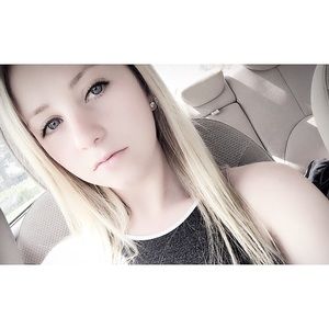 Meet your Posher, Kayla