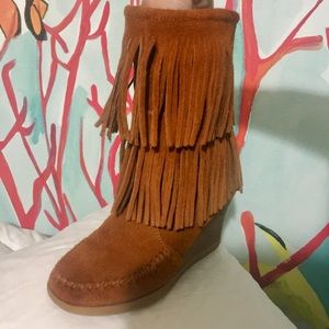 Minnetonka Boho moccasin wedges