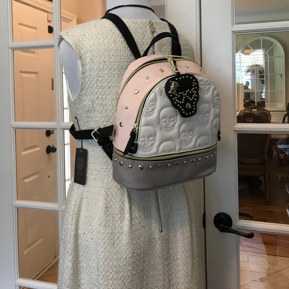 LAST ONE‼️- Betsey Johnson Medium Skull Backpack - Picture 8 of 8