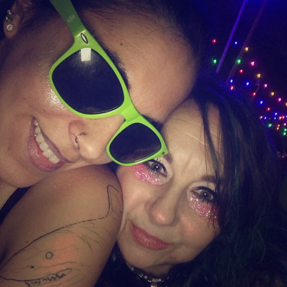 Meet your Posher, Elayne