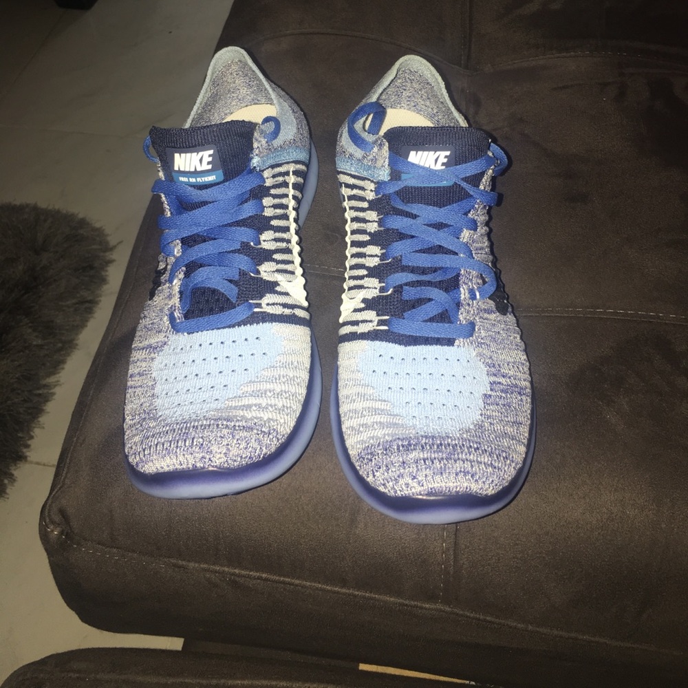 BLUE BLACK GRAY WHITE NIKE SNEAKERS