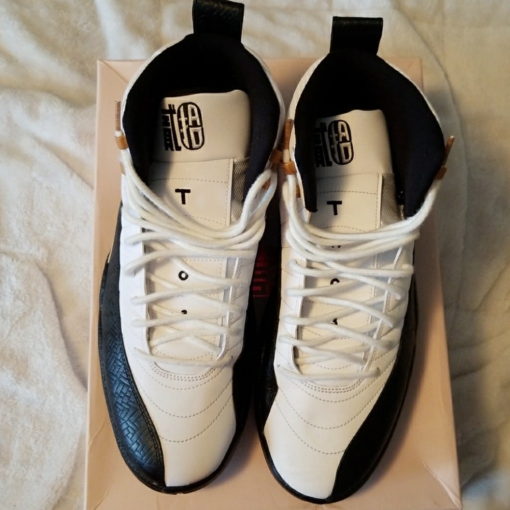 Chinese New Year Air Jordan 12 Retro - Picture 2 of 4