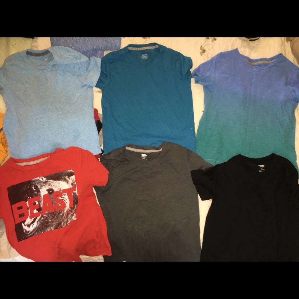 Old navy boy 6 short sleeve shirts size 5