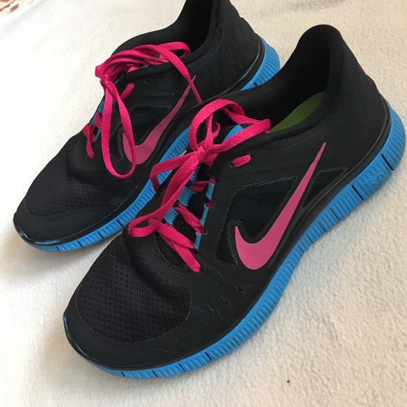 Nike Shoes - Nike free run 3