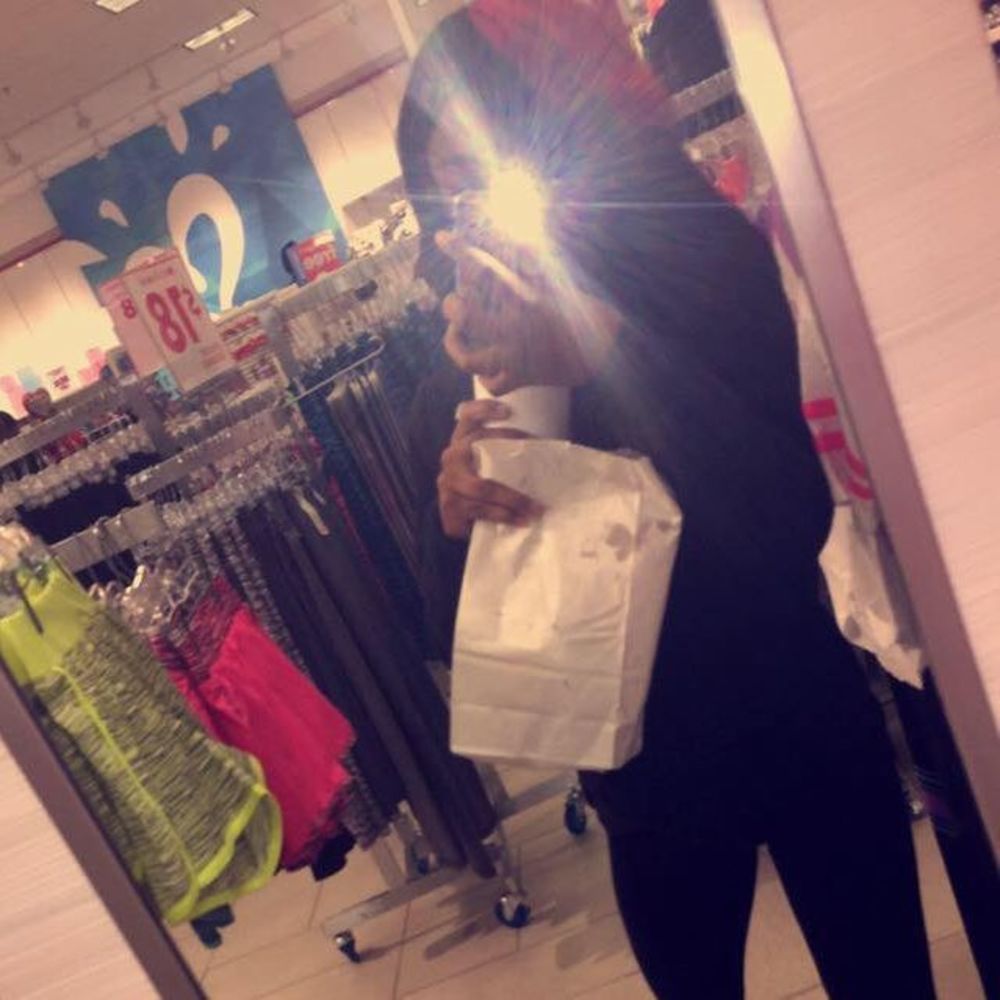 Meet your Posher, Kira