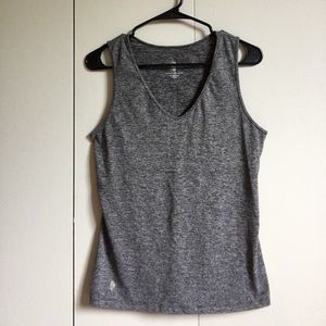 Workout tank w/cutout back